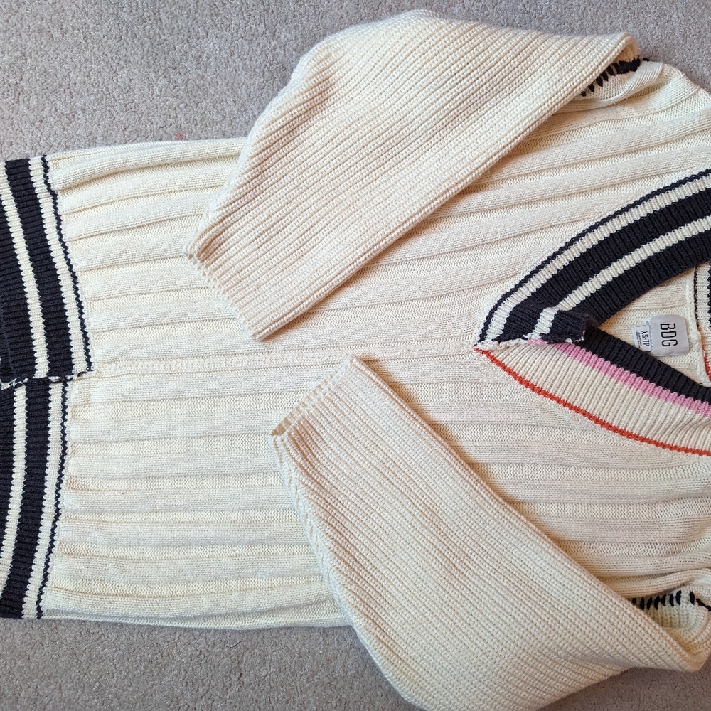 Urban outfitters BDG vneck sweater